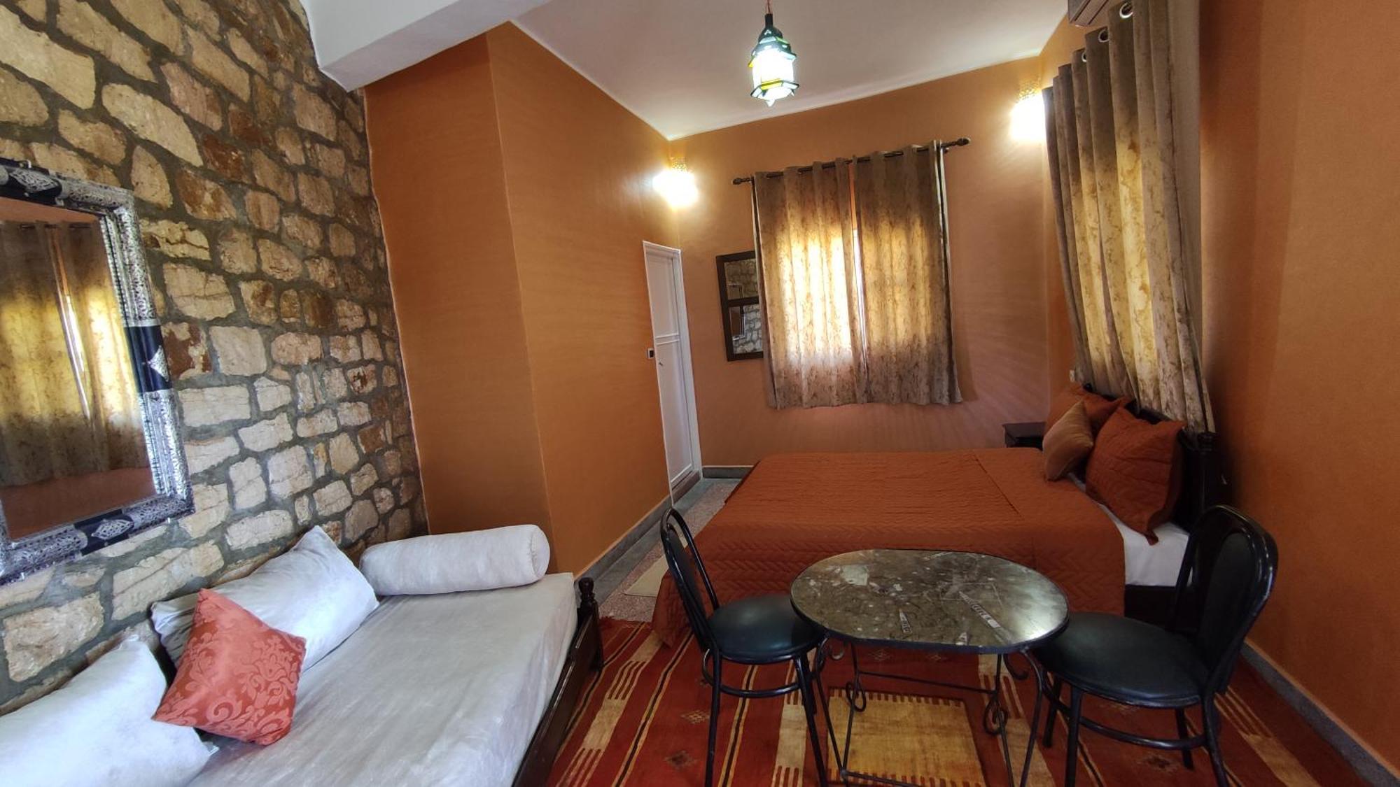 Hotel Camping Le Soleil 티네히르 외부 사진
