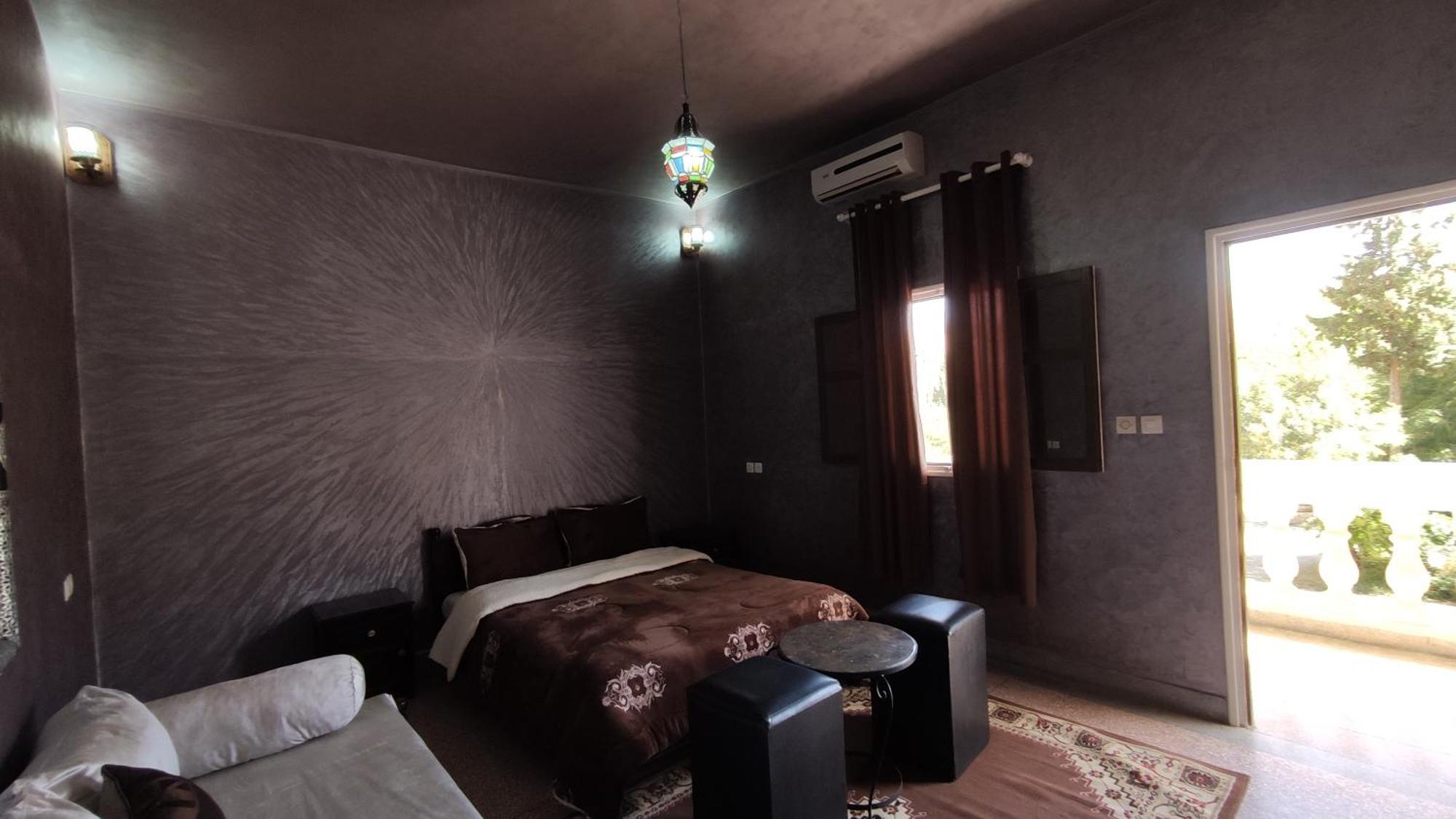Hotel Camping Le Soleil 티네히르 외부 사진